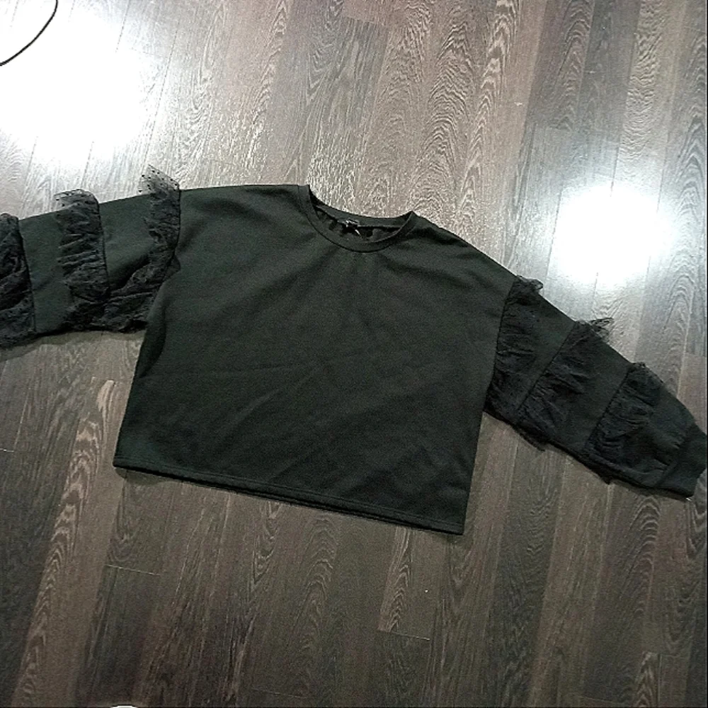 Forever 21 Black Lace Sweatshirt - Size 3X - Picture 3 of 11